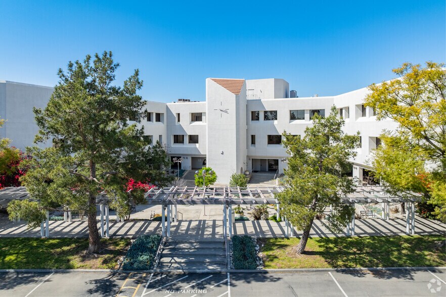 More Photos Of 601 Potrero Grande Dr, Monterey Park Office For Lease