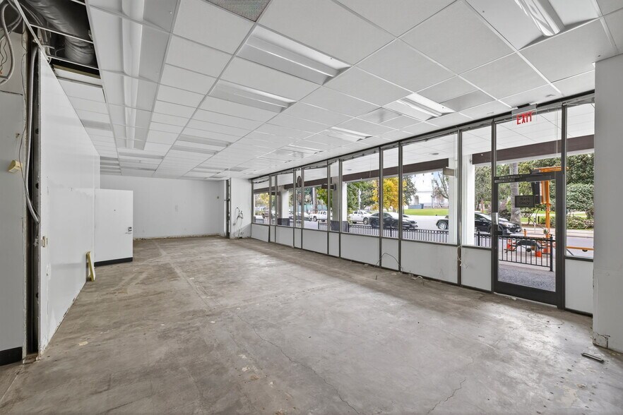 More Photos Of 1003-1031 L St, Sacramento Parking Garage For Lease