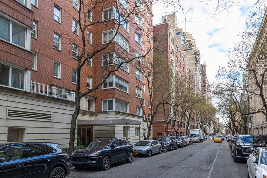More Photos Of 35 E 85th St, New York Apartments For Sale