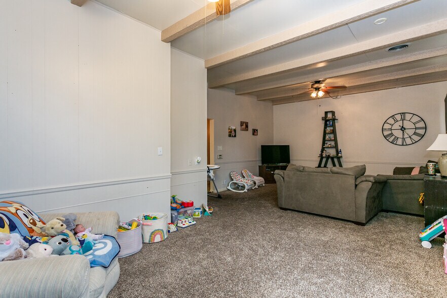 More Photos Of 105 S Jefferson St, Millstadt Storefront For Sale
