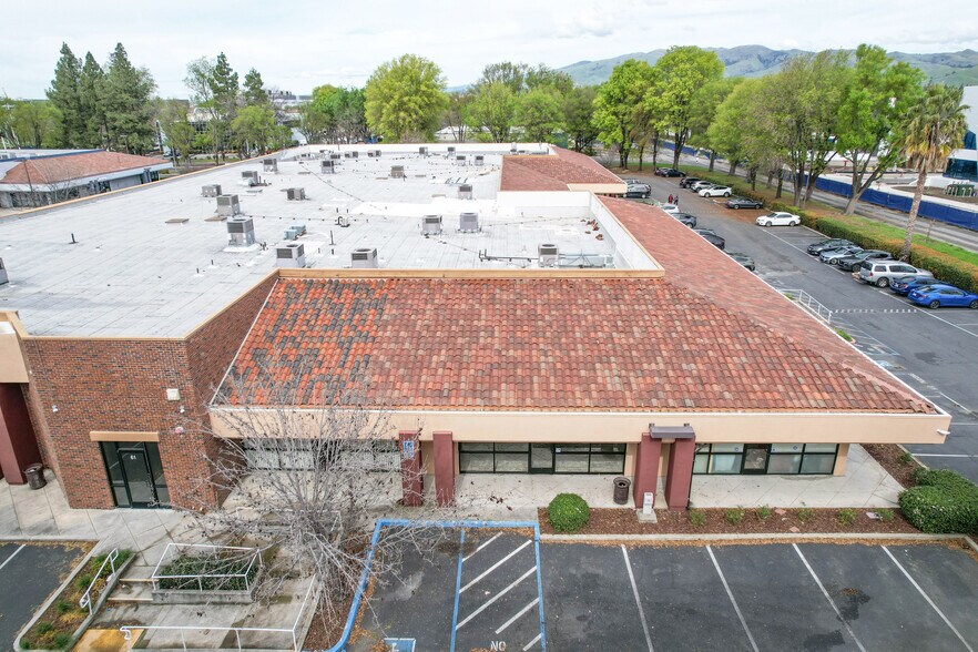 More Photos Of 2092 Concourse Dr, San Jose General Retail For Sale