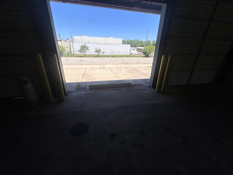 More Photos Of 2655 Buchanan Ave SW, Grand Rapids Truck Terminal For Lease
