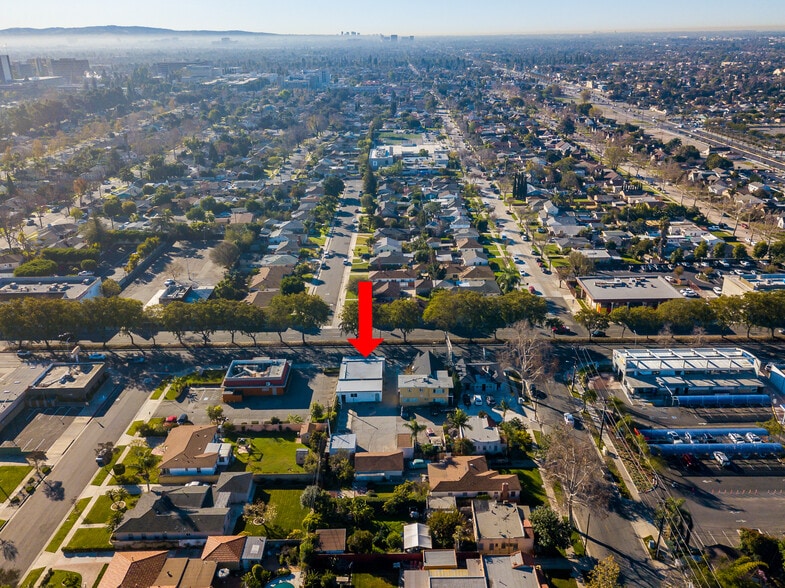 More Photos Of 1139 W 17th St, Santa Ana Freestanding For Lease