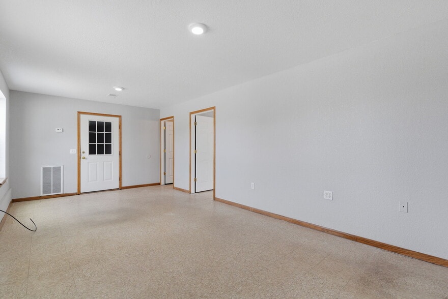 More Photos Of 136 N Prigmor Ave, Joplin Industrial For Sale