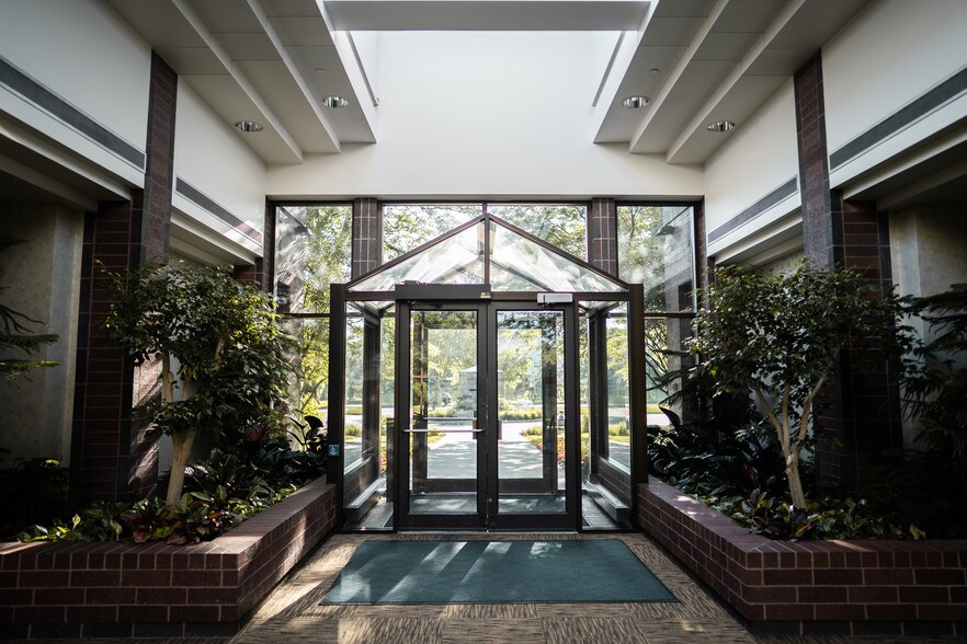 More Photos Of 12400 Portland Ave, Burnsville Office Residential For Lease