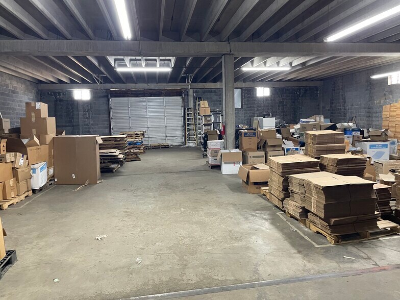 More Photos Of 1947 Bancroft St, Charlotte Warehouse For Lease
