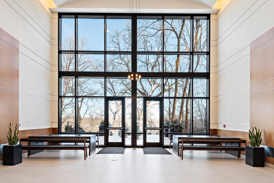 More Photos Of 11100 Wayzata Blvd, Minnetonka Office For Lease
