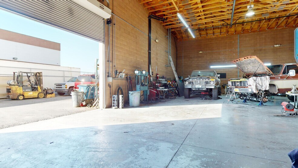 More Photos Of 3495 W Lake Mead Blvd, North Las Vegas Warehouse For Sale