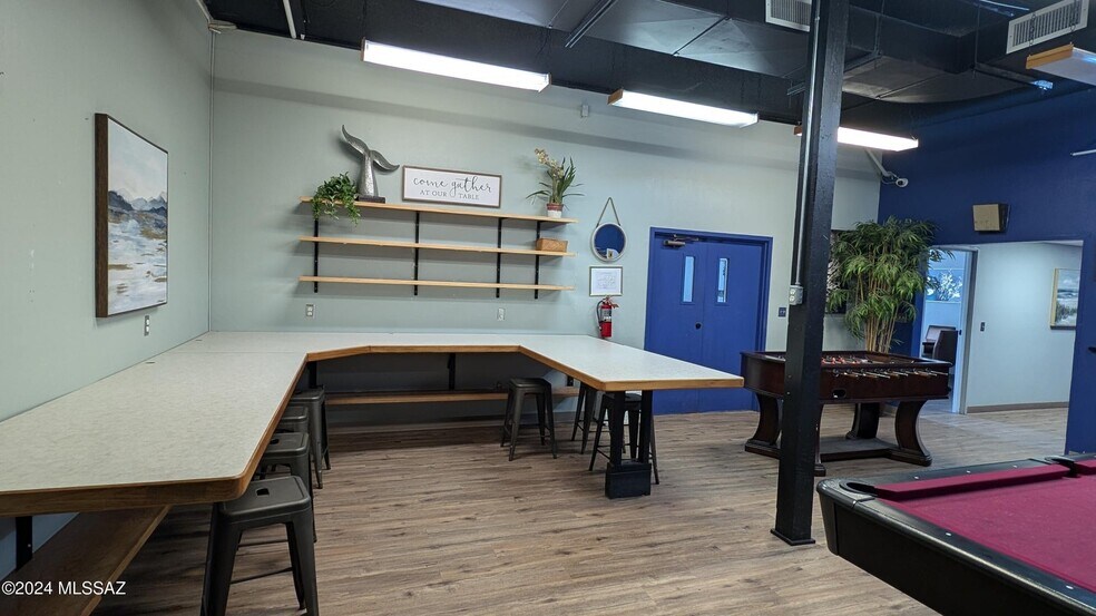 More Photos Of 2901 N Country Club Rd, Tucson Freestanding For Sale