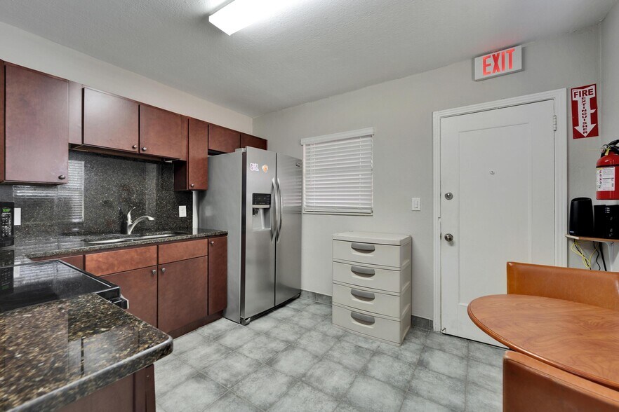 More Photos Of 126 Ridgewood Ave, Brandon Office Residential For Sale