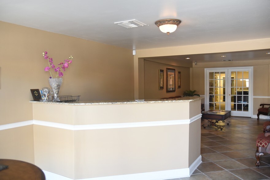 More Photos Of 4227 Henderson Blvd, Tampa Freestanding For Sale