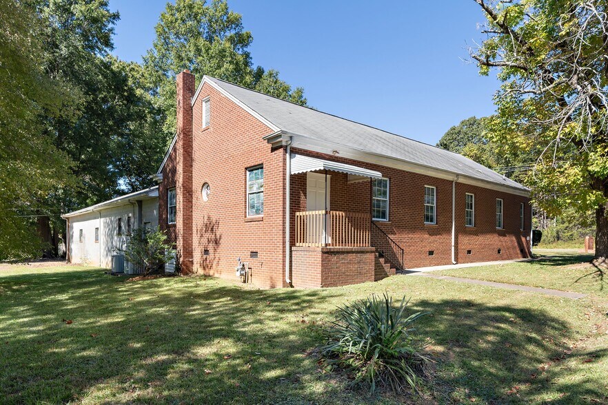 More Photos Of 711 Holt St, Mebane Religious Facility For Sale