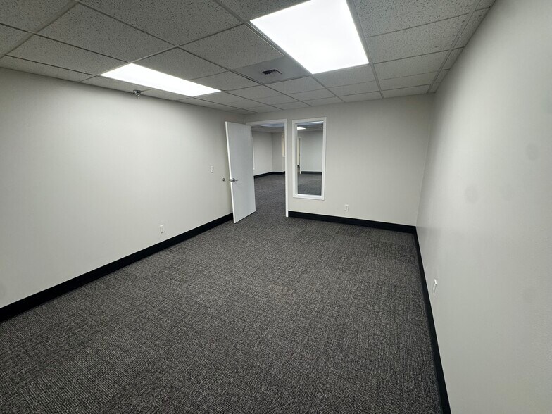 More Photos Of 3077 20th St E, Fife Warehouse For Lease