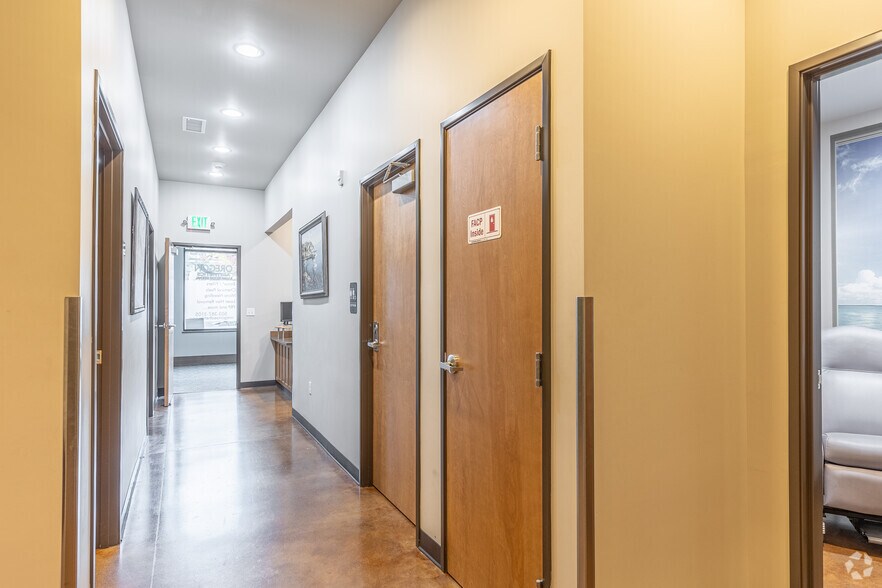 More Photos Of 512-514 7th St, Oregon City Medical For Lease