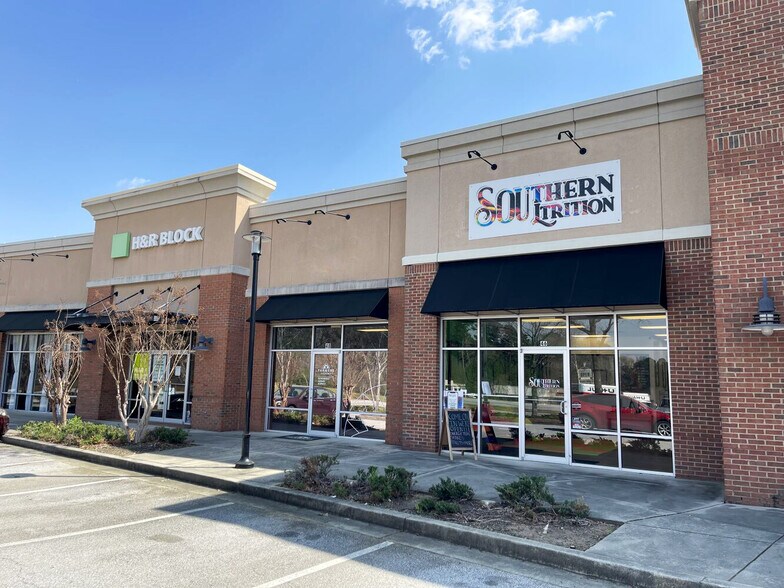 More Photos Of 20-62 Carriage Oaks Dr, Tyrone Storefront For Lease