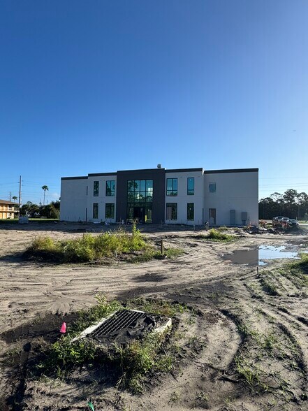 More Photos Of 4560 W Irlo Bronson Memorial, Kissimmee Office For Lease