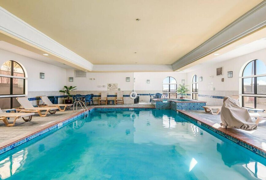 More Photos Of 3101 W Dickinson Blvd, Fort Stockton Hotel For Sale