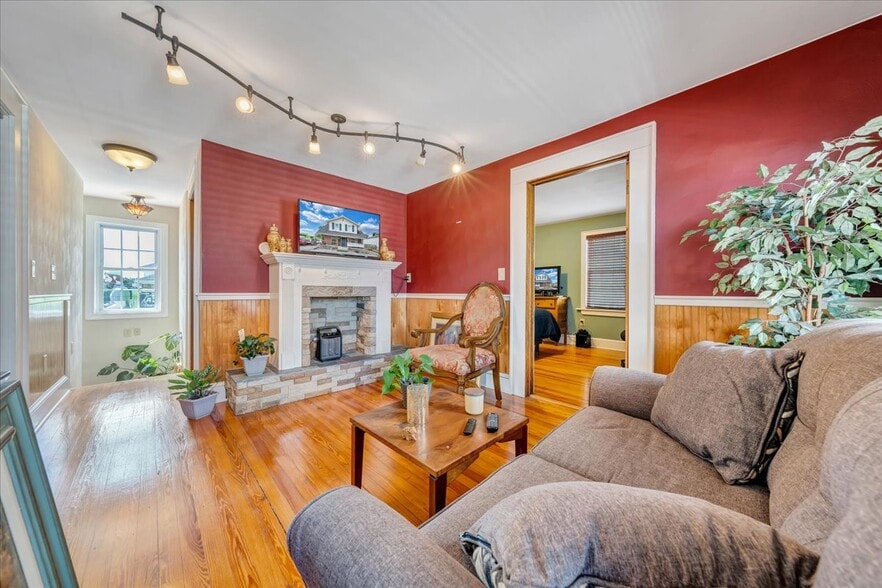 More Photos Of 3118 Williamson Rd NW, Roanoke Freestanding For Sale