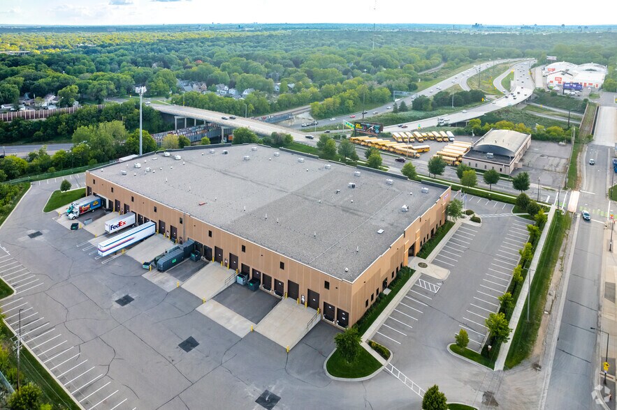 More Photos Of 650 Pelham Blvd, Saint Paul Flex For Lease