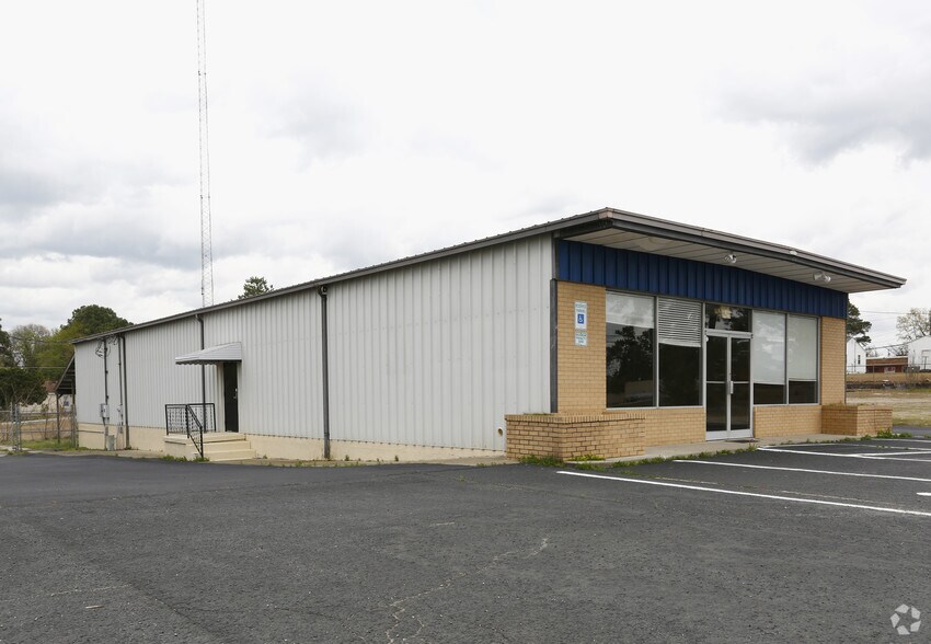 More Photos Of 110 N Fourth St, Spring Lake Light Manufacturing For Lease