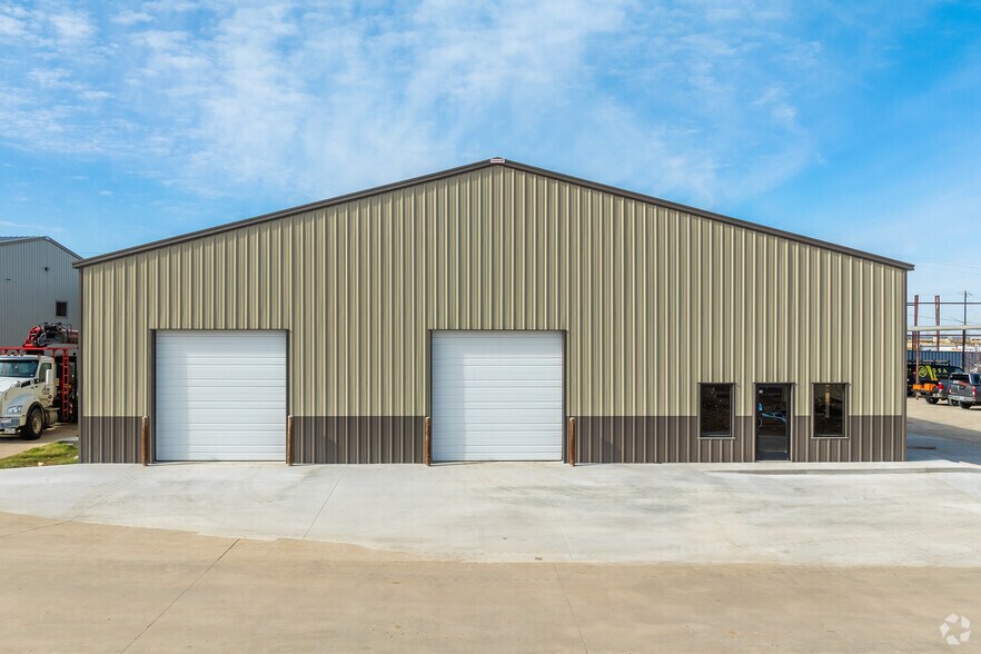 More Photos Of 900 Blue Mound Rd E, Haslet Unknown For Lease