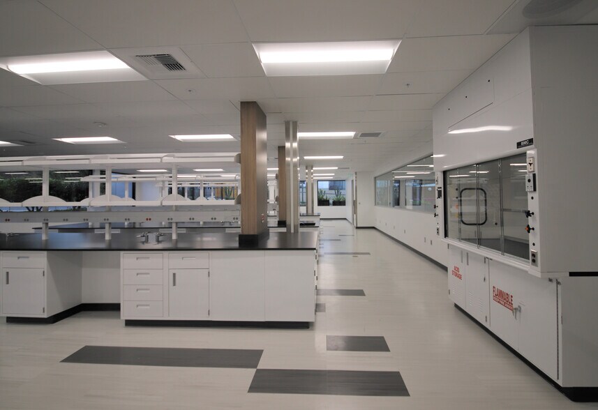 More Photos Of 10655 Sorrento Valley Rd, San Diego Research And Development For Lease