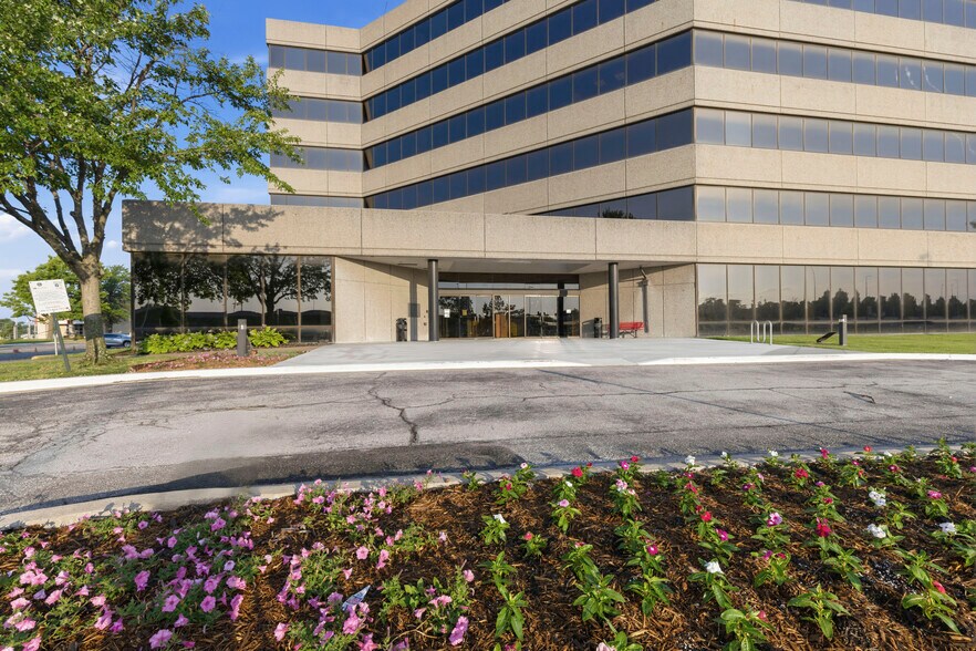 More Photos Of 10159 E 11th St, Tulsa Office For Lease