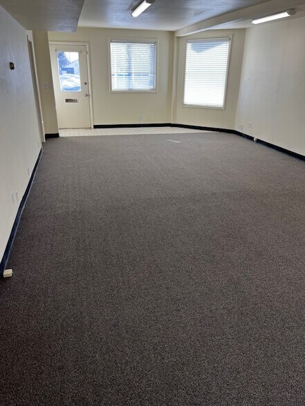 More Photos Of 744 Overland Ave, Burley Office For Sale