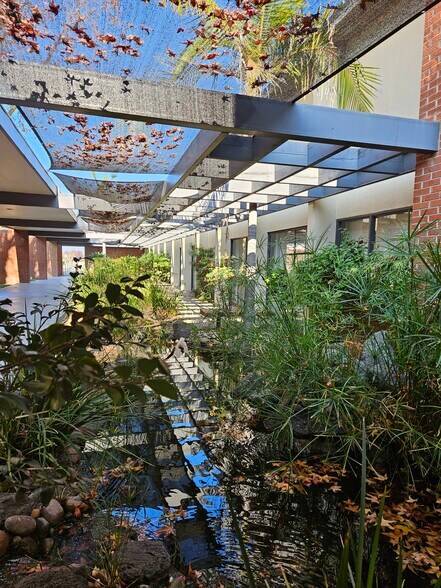 More Photos Of 5731-5933 Stoddard Rd, Modesto Office For Lease