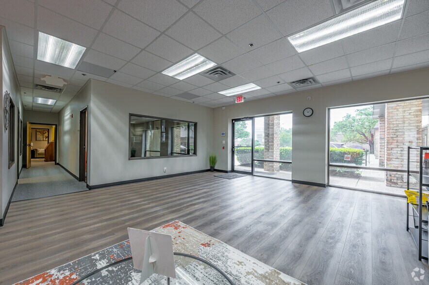 More Photos Of 4215 N Beltwood Pky, Dallas Industrial For Lease
