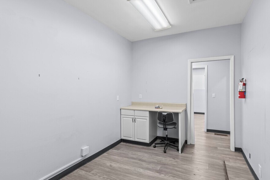 More Photos Of 2910 Reynolda Rd, Winston-Salem Office For Sale