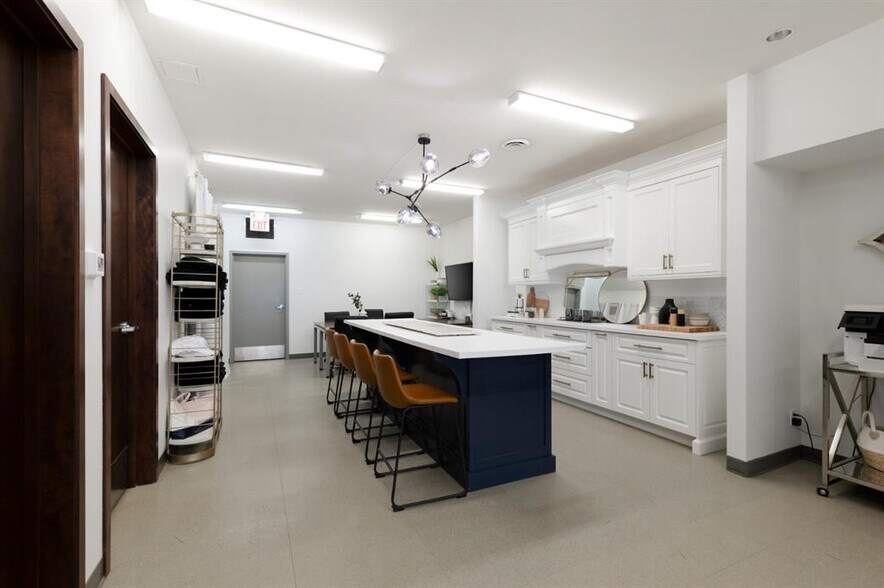 More Photos Of 380 Mackenzie Blvd, Fort McMurray Warehouse For Lease