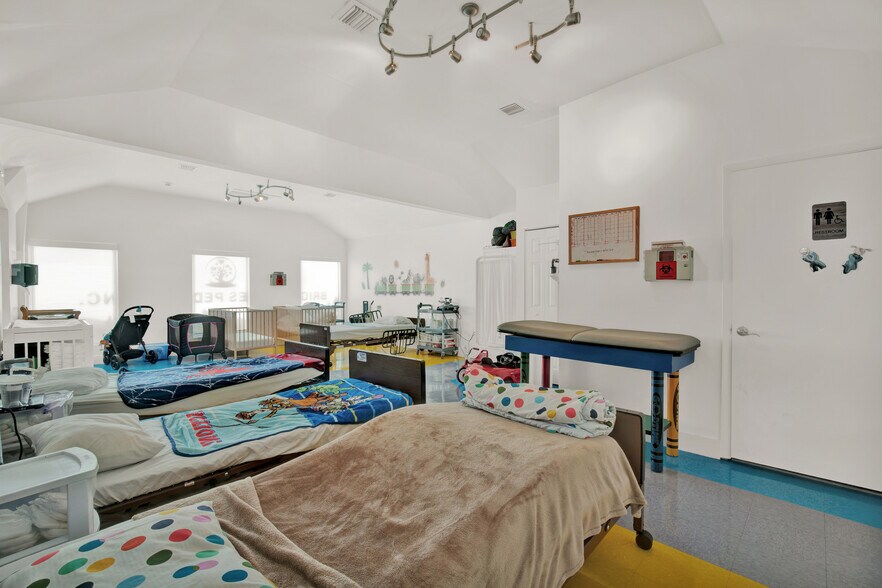 More Photos Of 2316 S Red Rd, Miami Medical For Sale