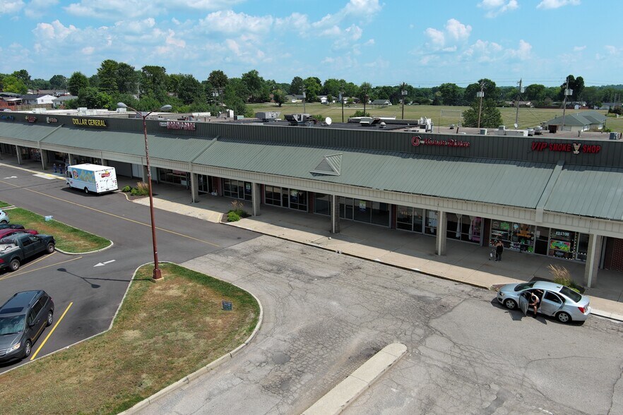 More Photos Of 415-659 S Breiel Blvd, Middletown Storefront For Lease