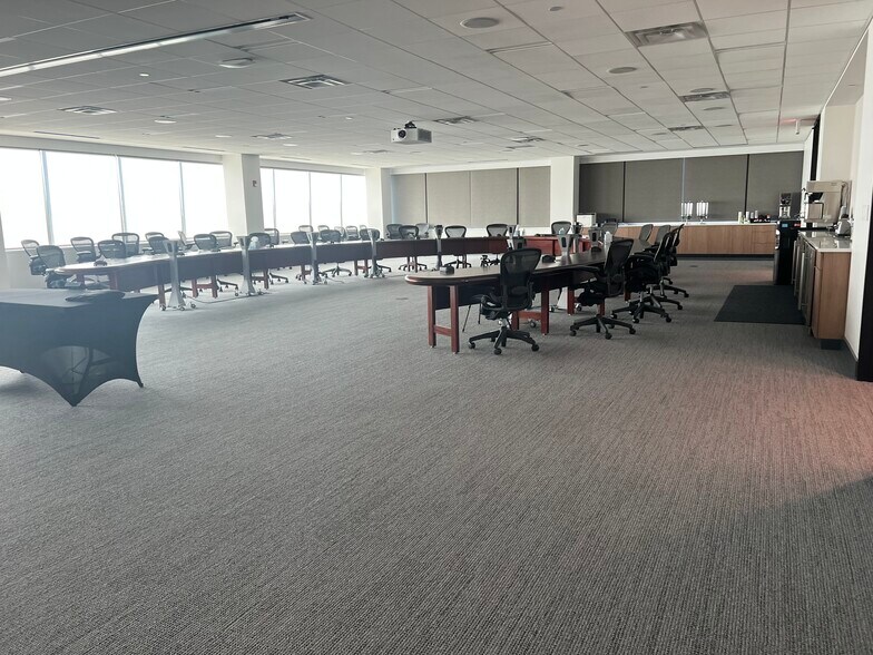 More Photos Of 12200 N Ambassador Dr, Kansas City Medical For Lease