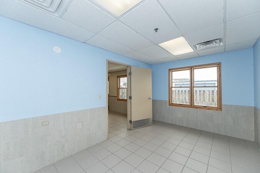 More Photos Of 202 5th St SE, Kasson Flex For Sale