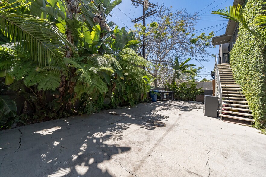 More Photos Of 4870-4872 W Adams Blvd, Los Angeles General Retail For Lease