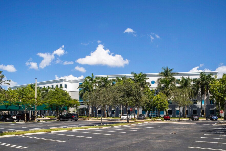 More Photos Of 9850 NW 41st St, Doral Unknown For Lease