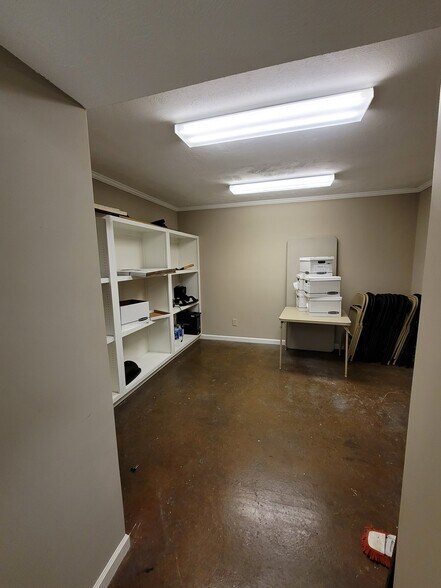 More Photos Of 148 Industrial Park Dr, Rockingham Warehouse For Sale