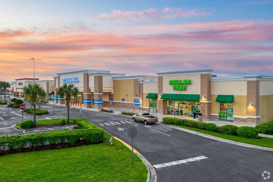 More Photos Of 3201-3229 Rolling Oaks Blvd, Kissimmee General Retail For Lease