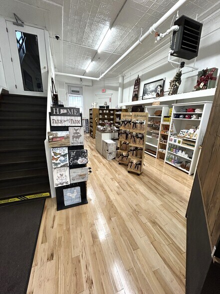 More Photos Of 149 Maple St, Naugatuck General Retail For Sale