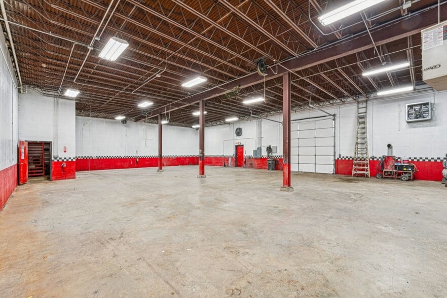 More Photos Of 1839 N 10th St, Kansas City Warehouse For Sale