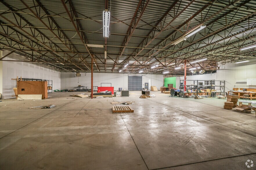 More Photos Of 5555-5563 S 104th East Ave, Tulsa Manufacturing For Sale
