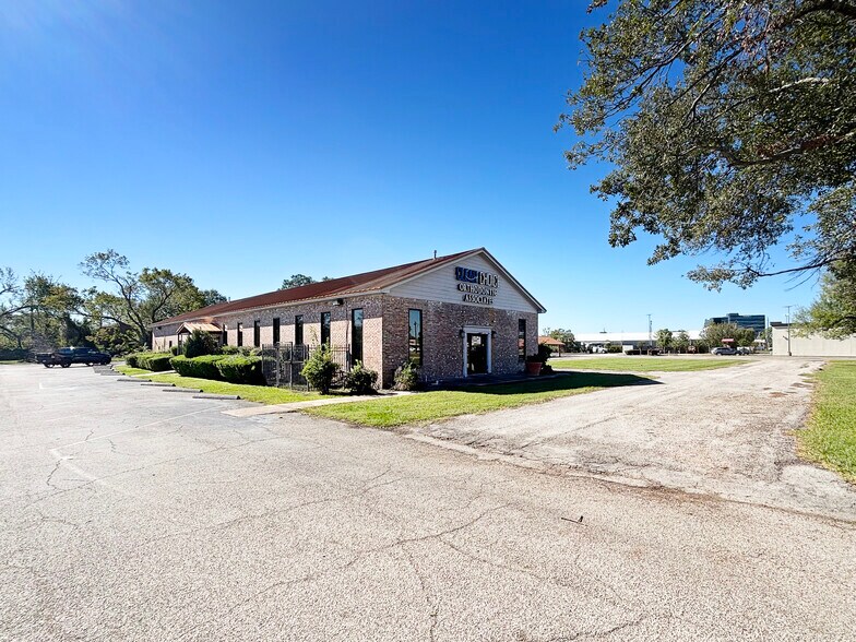 More Photos Of 112 Bammel Westfield Rd, Houston Medical For Sale