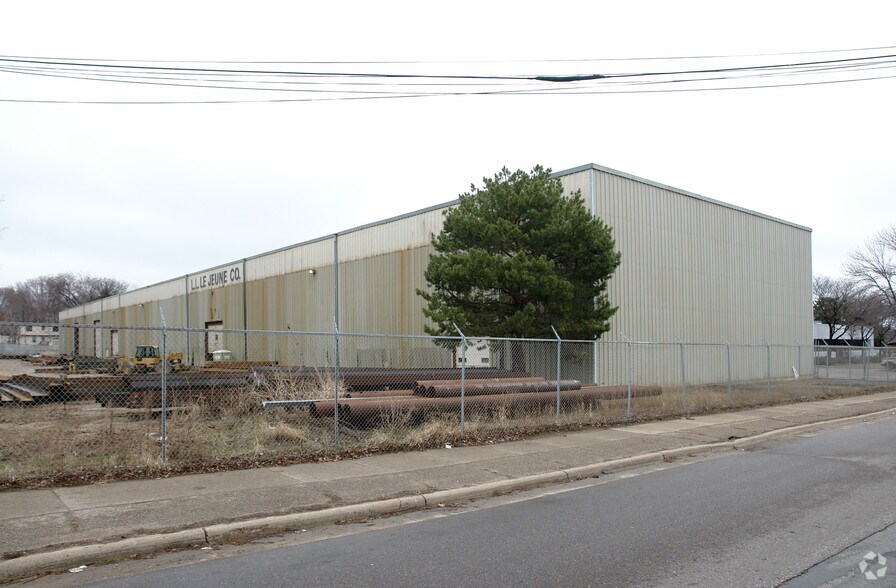 More Photos Of 118 W 60th St, Minneapolis Manufacturing For Sale