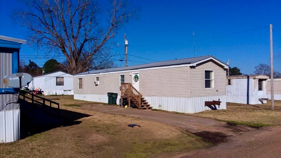 More Photos Of 100 Maddox Dr, Crystal Springs Manufactured Housing Mobile Home Park For Sale