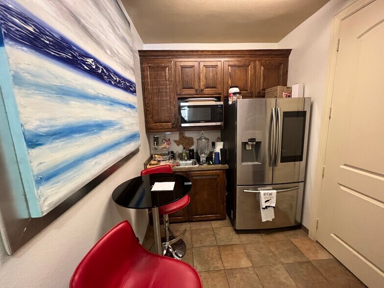 More Photos Of 2800 William D Tate Ave, Grapevine Medical For Lease