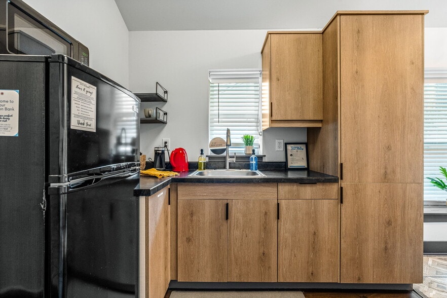 More Photos Of 207 Bank St, New Albany Apartments For Sale