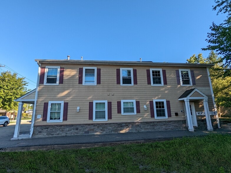 More Photos Of 10 Burnside Ave, Congers Apartments For Sale