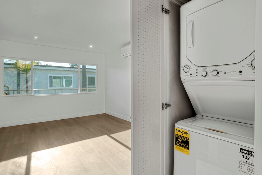 More Photos Of 559 Sunset Ave, Venice Apartments For Sale